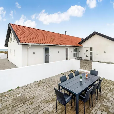 Hébergement de vacances Pool And Activity House With A 180-degree View Of The North Sea, Located At Lild