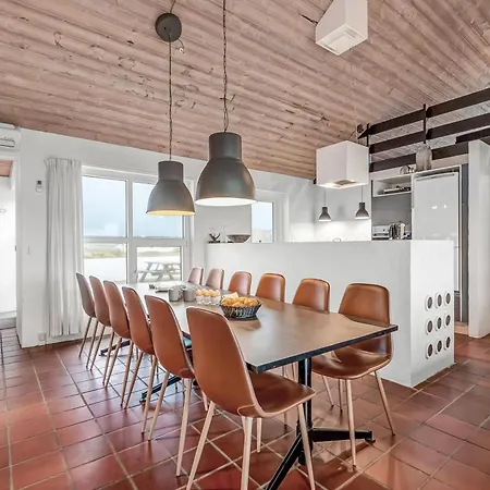 Hébergement de vacances Pool And Activity House With A 180-degree View Of The North Sea, Located At Lild Frostrup